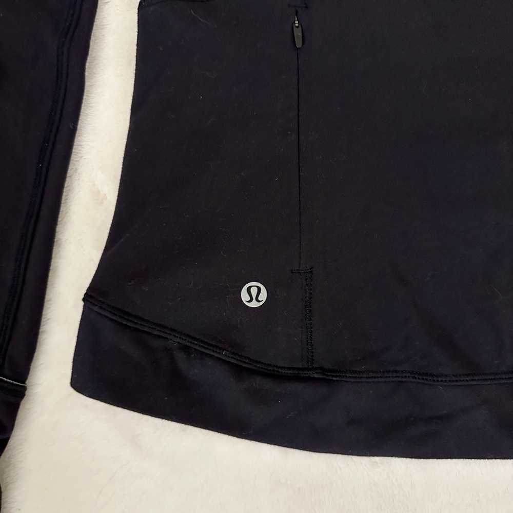 Lululemon Front Crossover Long Sleeve Top in Black, Size 6